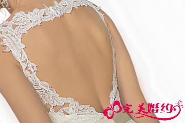 新娘背后长痘痘怎么办 还能穿露背婚纱吗