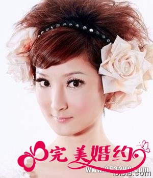 时尚新娘发型1：个性玉米须盘发